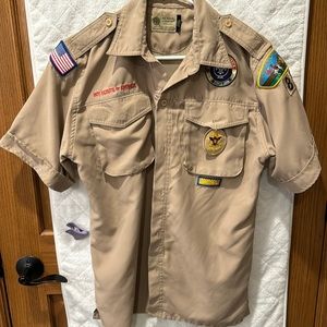 Boy Scouts of America short sleeve shirt. EUC Youth XL